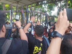 Jurnalis Gorontalo Demo Polda Gorontalo Terkait Kekerasan Terhadap Wartawan RTV Jurnalis Gorontalo Demo Polda Gorontalo Terkait Kekerasan Terhadap Wartawan RTV