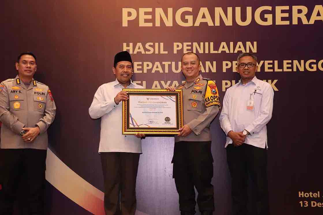 Kapolres Blitar AKBP Wiwit Adisatria mendapat penghargaan kategori A dari Ombudsman Republik Indonesia