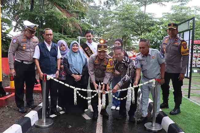 Taman Lalu Lintas Gandusari Diresmikan, Apa Manfaatnya untuk Lalu Lintas ? Kapolres Blitar, AKBP Wiwit Adisatria meresmikan Taman Lalu Lintas