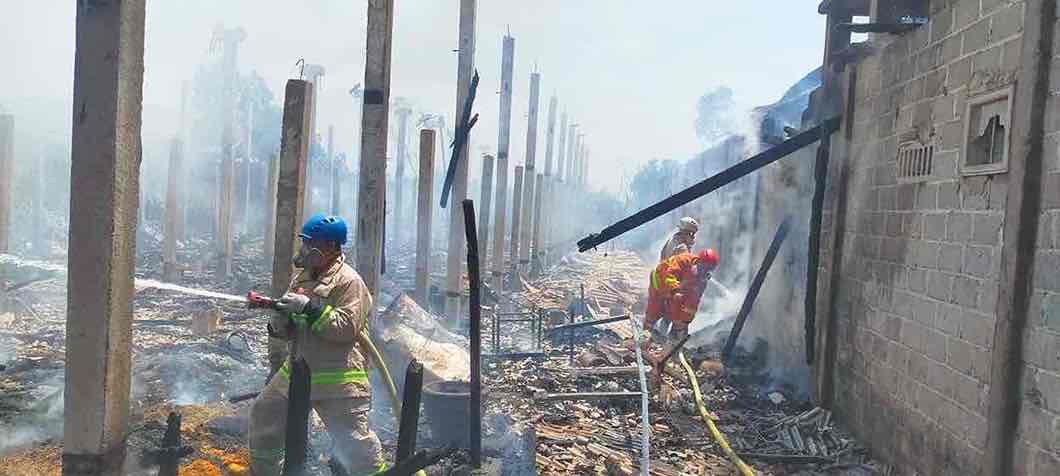 Kandang Ayam Terbakar, 5 Ribu Ayam Hangus Kebakaran Kandang Ayam di Desa Karangsono, Kecamatan Kanigoro, Kabupaten Blitar