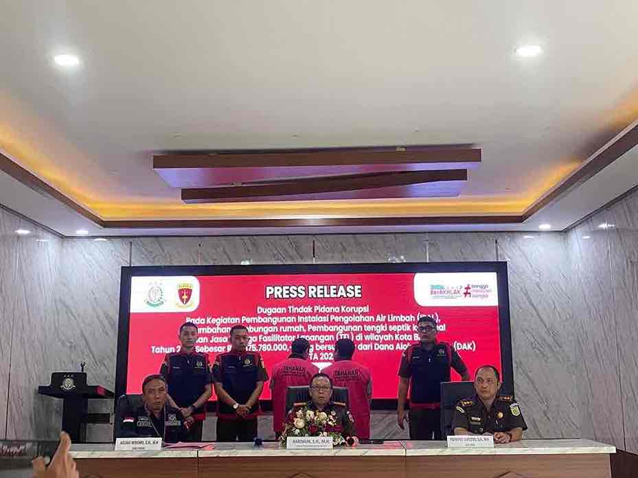 Kejaksaan Negeri Blitar Tetapkan 2 Tersangka Kasus Dugaan Korupsi Dana DAK Fisik 2022, Berapa Kerugiannya ? Kejaksaan Negeri Blitar menetapkan 2 tersangka dalam dugaan tindak pidana korupsi pada kegiatan Pembangunan Instalasi Pengolahan Air Limbah (IPAL) di Kota Blitar pada Proyek 2022