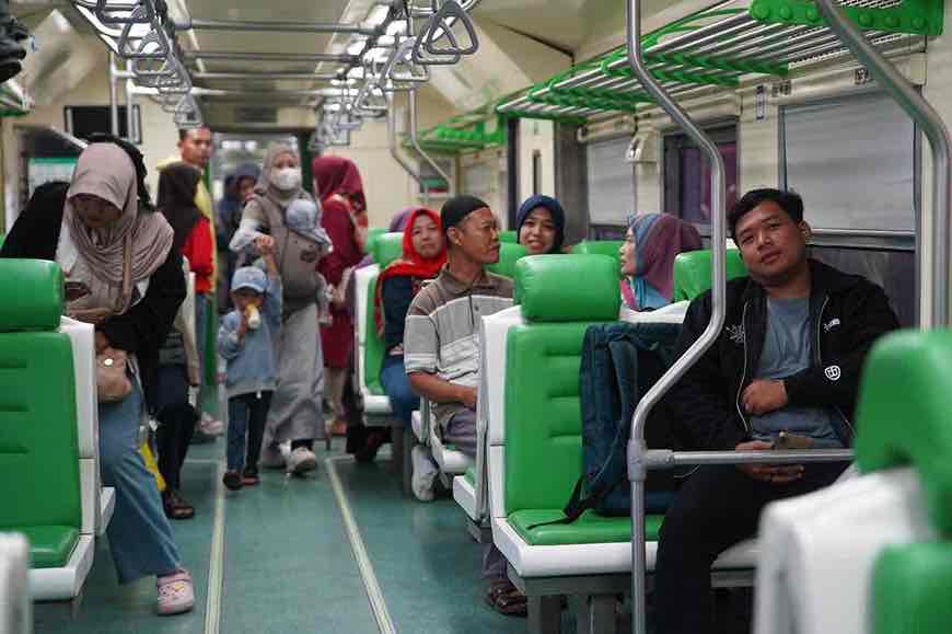Ke Bandara Adi Sumarno Mudah Naik Kereta Api Ini, Ini Jadwalnya Kereta Api (KA) BIAS untuk rute Madiun – Bandara Adi Soemarmo Memudahkan ke Bandara Adi Sumarno