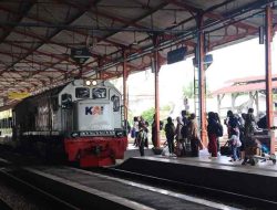 Selama Libur Panjang Imlek dan Isra Mi’raj 2025, 7 Ribu Lebih Penumpang Turun Stasiun Blitar Selama Libur Panjang Imlek dan Isra Mi’raj 2025, 7 Ribu Lebih Penumpang Turun Stasiun Blitar