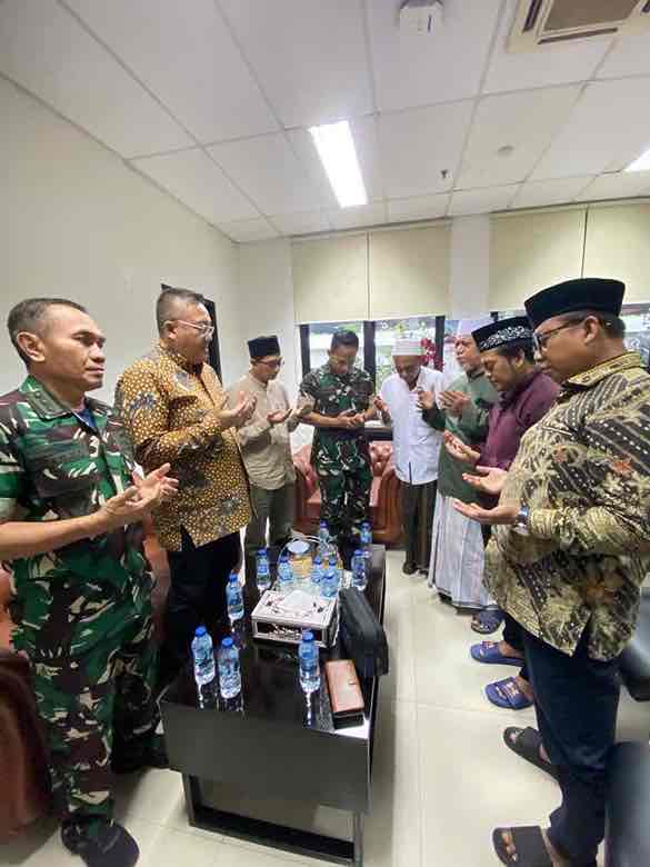 Majelis Roiyah Indonesia Bangun Sinergi dengan Tokoh Militer yang Memiliki Kepedulian dengan Dunia Pendidikan dan Kemasyarakatan Ketua Umum Majelis Roiyah Indonesia (MRI) Gus Farkhan Evendi bersama Habib Ahmad Assegaf