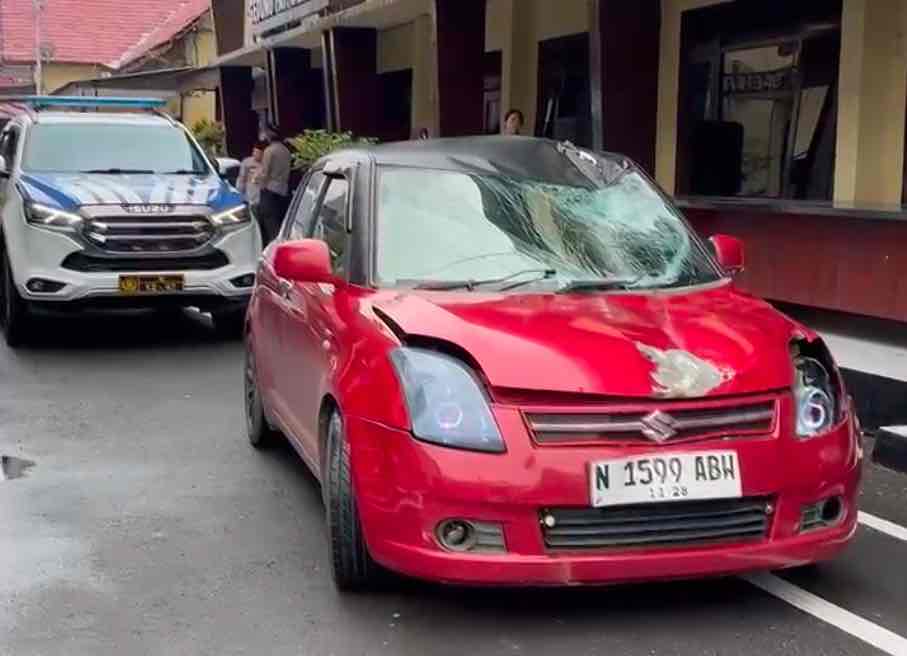 Pelaku Tabrak Lari di Kenari Ditangkap Satlantas Polres Blitar Kota, Ini Pelakunya Mobil Terduga Pelaku Tabrak Lari di Jalan Raya Kenari Kota Blitar