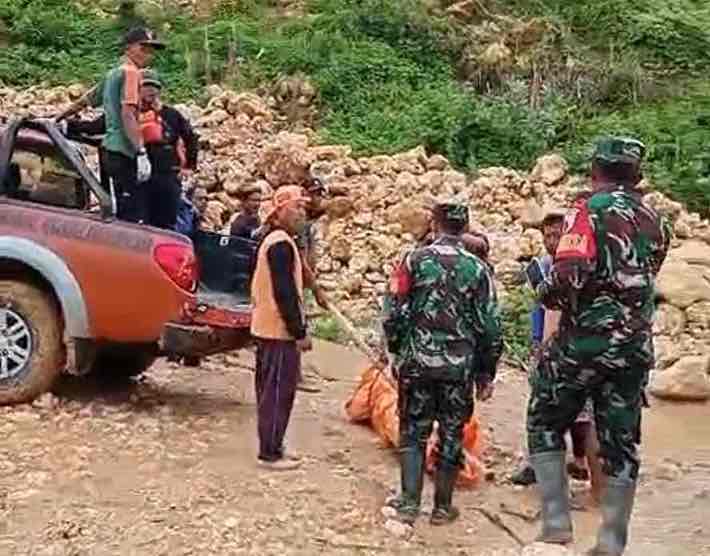 Muntohar Warga Desa Tumpak Kepuh, Kecamatan Bakung yang Terseret Arus Sungai Ditemukan Meninggal Dunia