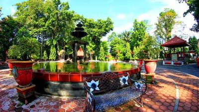 Taman Kebon Rojo Kota Blitar