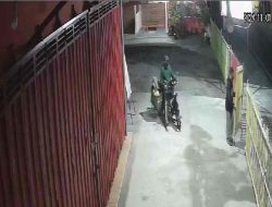 Curi Gas LPG 3 Kg, Seorang Pemuda Terekam CCTV Curi Gas LPG 3 Kg, Seorang Pemuda Terekam CCTV