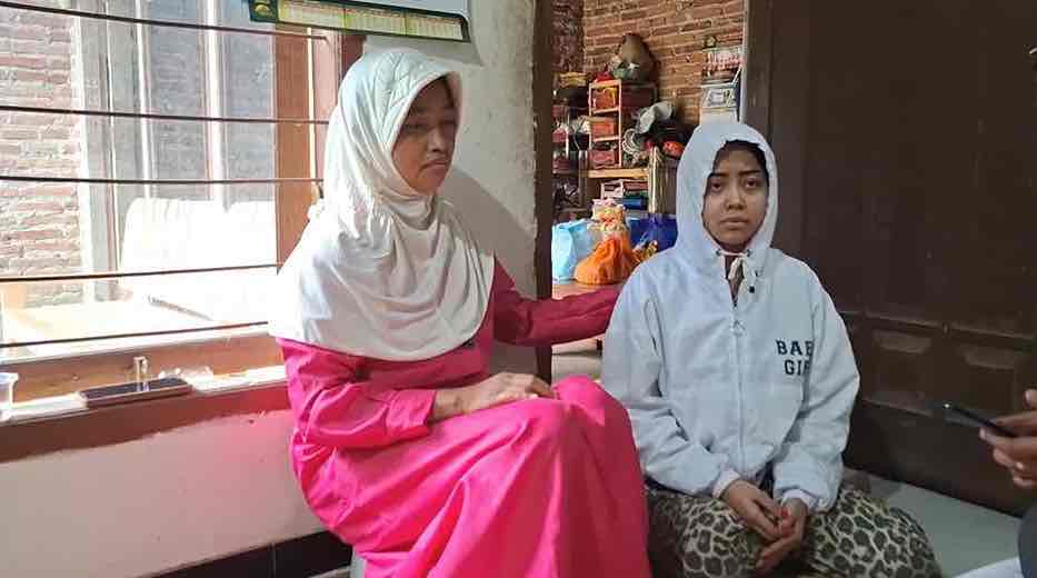 Ibu dan Adik Uswatun Khasanah Korban Mutilasi asal Blitar