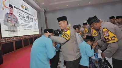 Kapolres Blitar AKBP Arif Fazlurrahman Memberi Santunan Anak Yatim dalam Peringatan Isra Mi’raj di Mapolres Blitar