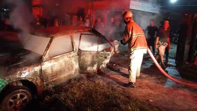 Mobil Sedan di Blitar Hangus Terbakar, saat Mau Bantu Mobil Mogok