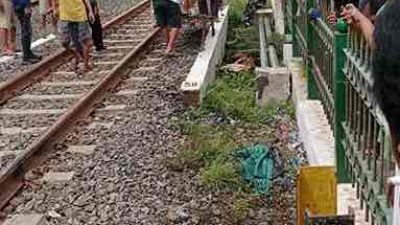 Terobos Palang Pintu Rel Kereta Api, Pemotor Terseret 20 Meter, Begini Kondisinya Terobos Palang Pintu Rel Kereta Api, Pemotor Terseret 20 Meter, Begini Kondisinya