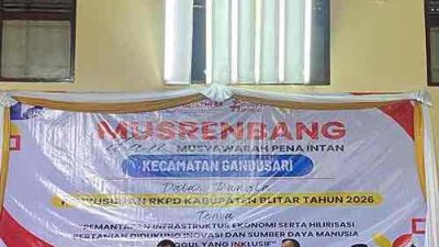 Ismail Namsa Anggota DPRD Kabupaten Blitar Tekankan Pembangunan yang Selaras Atas hingga Bawah Ismail Namsa Anggota DPRD Kabupaten Blitar Tekankan Pembangunan yang Selaras Atas hingga Bawah