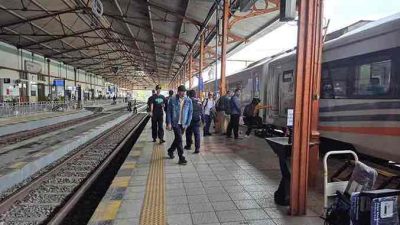 Mudik Lebaran Aman, KAI Imbau Penumpang Manfaatkan Fitur Connecting Train di Aplikasi Access by KAI