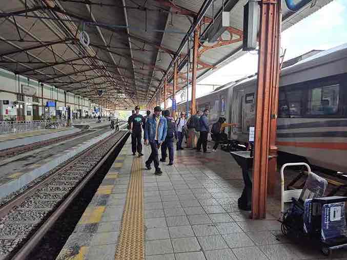 Mudik Lebaran Aman, KAI Imbau Penumpang Manfaatkan Fitur Connecting Train di Aplikasi Access by KAI Penumpang Kereta Api