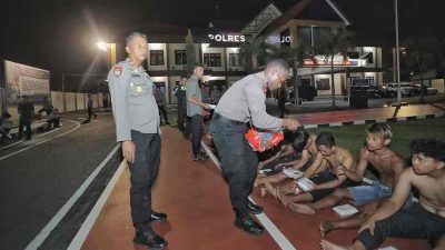 Polisi Mengamankan Puluhan Pemuda Diduga Oknum Perguruan Silat di Mapolres Blitar