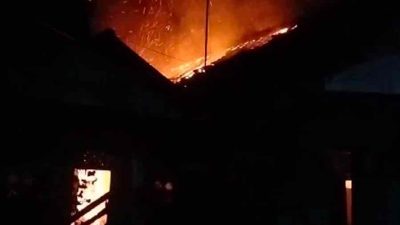 Rumah Milik Sugianto (57) Warga Desa Bendowulung, Kecamatan Sanankulon, Kabupaten Blitar Ludes Dilalap Api