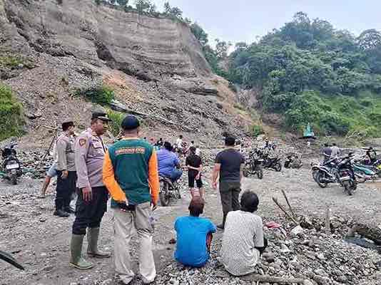 Satu Orang Korban Longsor di Tebing Kali Putih, Lereng Gunung Kelud Ditemukan, 1 Masih Pencarian