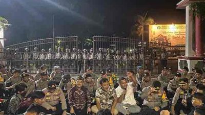 Ismail Namsa anggota DPRD Kabupaten Blitar: Demonstrasi Berarti Masih ada Nalar Kritis Mahasiswa Ismail Namsa anggota DPRD Kabupaten Blitar: Demonstrasi Berarti Masih ada Nalar Kritis Mahasiswa