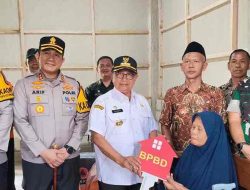 Senyum Mengembang, 2 Warga di Blitar Dapat Rumah Jelang Lebaran Senyum Mengembang, 2 Warga di Blitar Dapat Rumah Jelang Lebaran