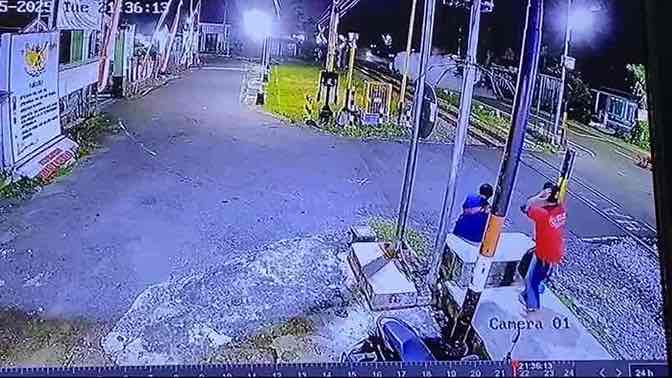 Laka Lantas, Pemotor di Blitar Tewas Meledak, Diduga Bawa Bubuk Mercon Detik-detik Pemotor Meledak saat Kecelakaan di Jalan Raya Talun, Kabupaten Blitar Diduga Membawa Bubuk Misiu Bahan Mercon