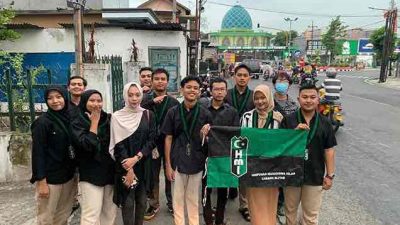 Berbagi Berkah, HmI Komisariat PETA Blitar Bagikan 1000 Takjil dan Kenalkan Organisasi ke Masyarakat