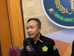 Makde Rahmad Diperiksa Kejari Kab Blitar, Singgung TP2ID dan Penggeledahan Rumah Kaka Kandung Mak Rini Makde Rahmad Diperiksa Kejari Kab Blitar, Singgung TP2ID dan Penggeledahan Rumah Kaka Kandung Mak Rini