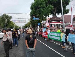 Ormas GPI Gelar Unjuk Rasa, Dukung Pengesahan UU TNI Ormas GPI Gelar Unjuk Rasa, Dukung Pengesahan UU TNI