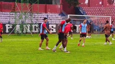 Rospide Ingatkan Pemain Persik Kediri, Waspadai Set Pice dan Transisi PSM Makassar