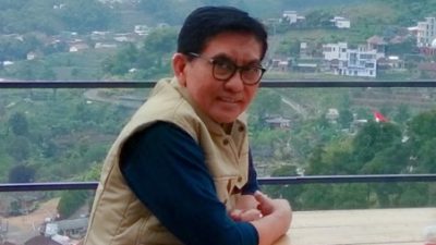 Akhlak di Era Digital: Menjaga Hati di Tengah Bisingnya Dunia Maya Akhlak di Era Digital: Menjaga Hati di Tengah Bisingnya Dunia Maya