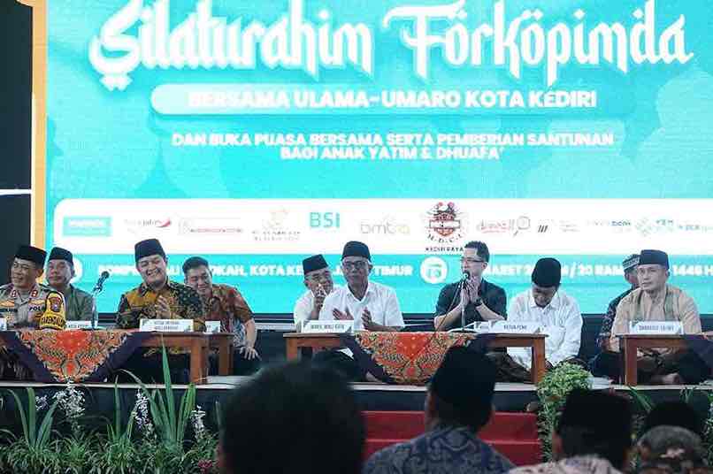 Ponpes Wali Barokah Gelar Bukber Santuni Anak Yatim Bersama Ulama Umaroh dan Pemkot Kediri Wakil Wali Kota Kediri Qowimuddin Thoha Hadiri Silaturahmi Forkopimda Kota Kediri dengan Pengasuh Pondok Pesantren di Kota Kediri