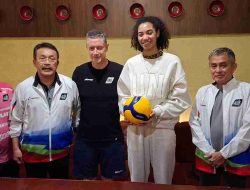 Tiba di Kediri Atlet Olimpiade Bola Voli Peraih Emas Jordan Thompson Ingin Bantu JPE Berprestasi di Pro Liga 2025 Tiba di Kediri Atlet Olimpiade Bola Voli Peraih Emas Jordan Thompson Ingin Bantu JPE Berprestasi di Pro Liga 2025