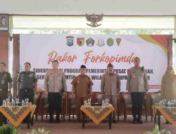 Bupati Blitar Ajak Bhabinkamtibmas Aktif dan Sinergi dengan Masyarakat Bupati Blitar Ajak Bhabinkamtibmas Aktif dan Sinergi dengan Masyarakat