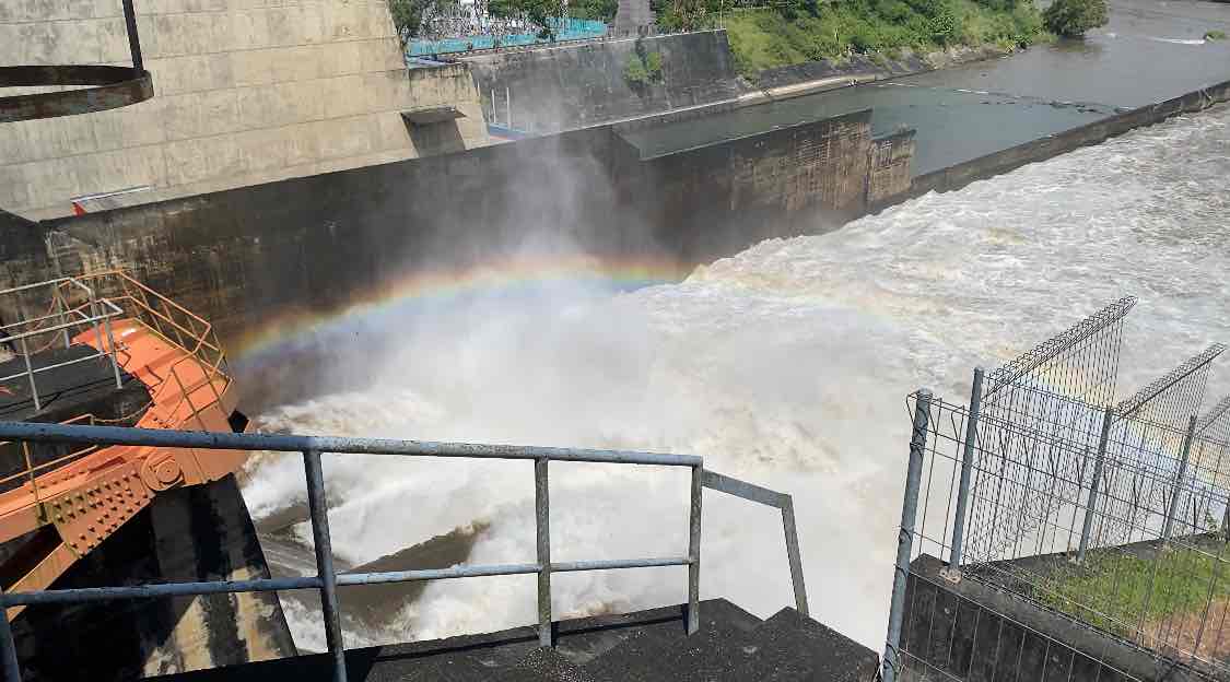 Flushing Bendungan Wlingi Raya Buang Endapan 500 Ribu Kubik Lumpur Flushing Pladu di Bendungan Wlingi Raya untuk Membuang Sedimen Lumpur