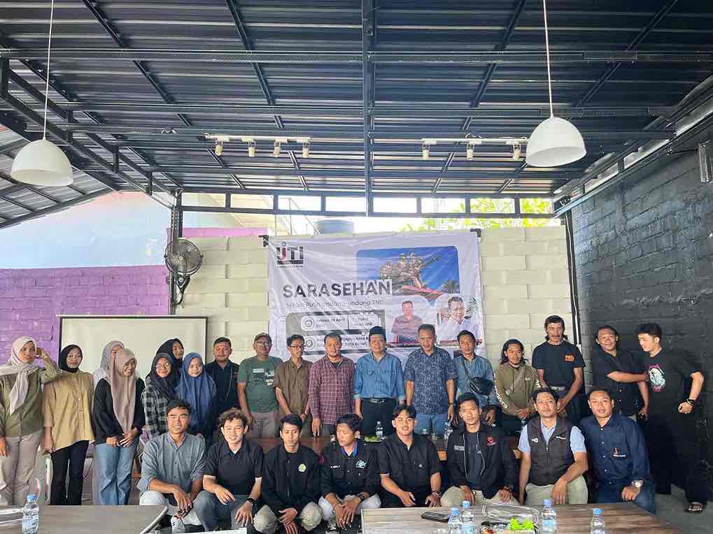 Pengamat : UU TNI Perkuat Pertahanan Nasional, namun Pembahasan di Hotel di Luar Kewajaran IJTI Korda Blitar Gelar Sarasehan Hitam Putih UU TNI