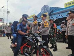 Sebanyak 5 Ribu Kendaraan Keluar Masuk Blitar Setiap Hari Selama Hari Raya Idul Fitri Sebanyak 5 Ribu Kendaraan Keluar Masuk Blitar Setiap Hari Selama Hari Raya Idul Fitri