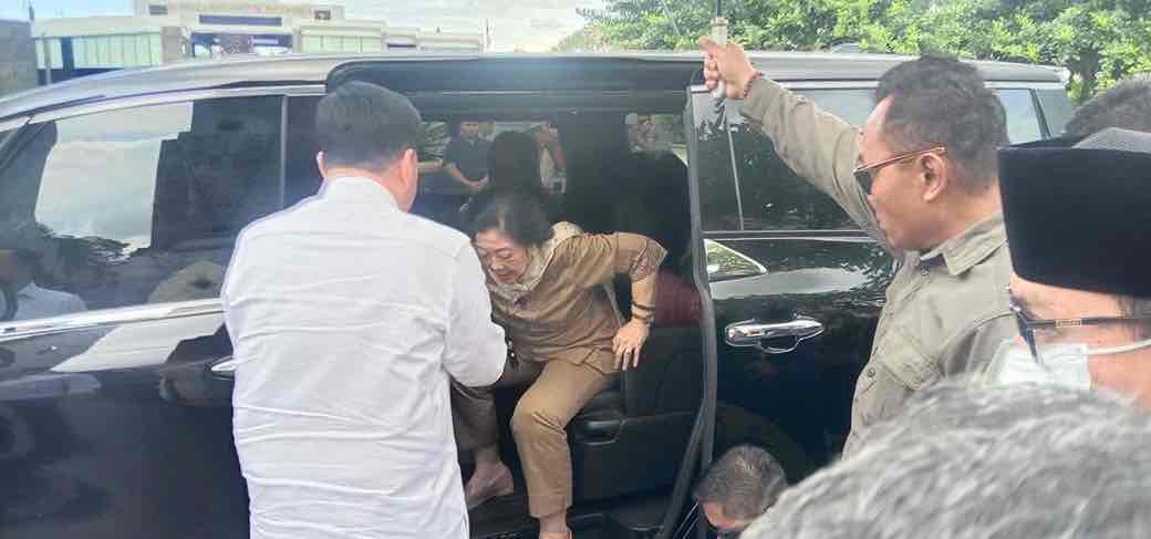 Ketua Umum PDI Perjuangan Megawati Soekarno Putri Tiba di Makam Bung Karno, Kelurahan Bendogerit, Kecamatan Sananwetan, Kota Blitar