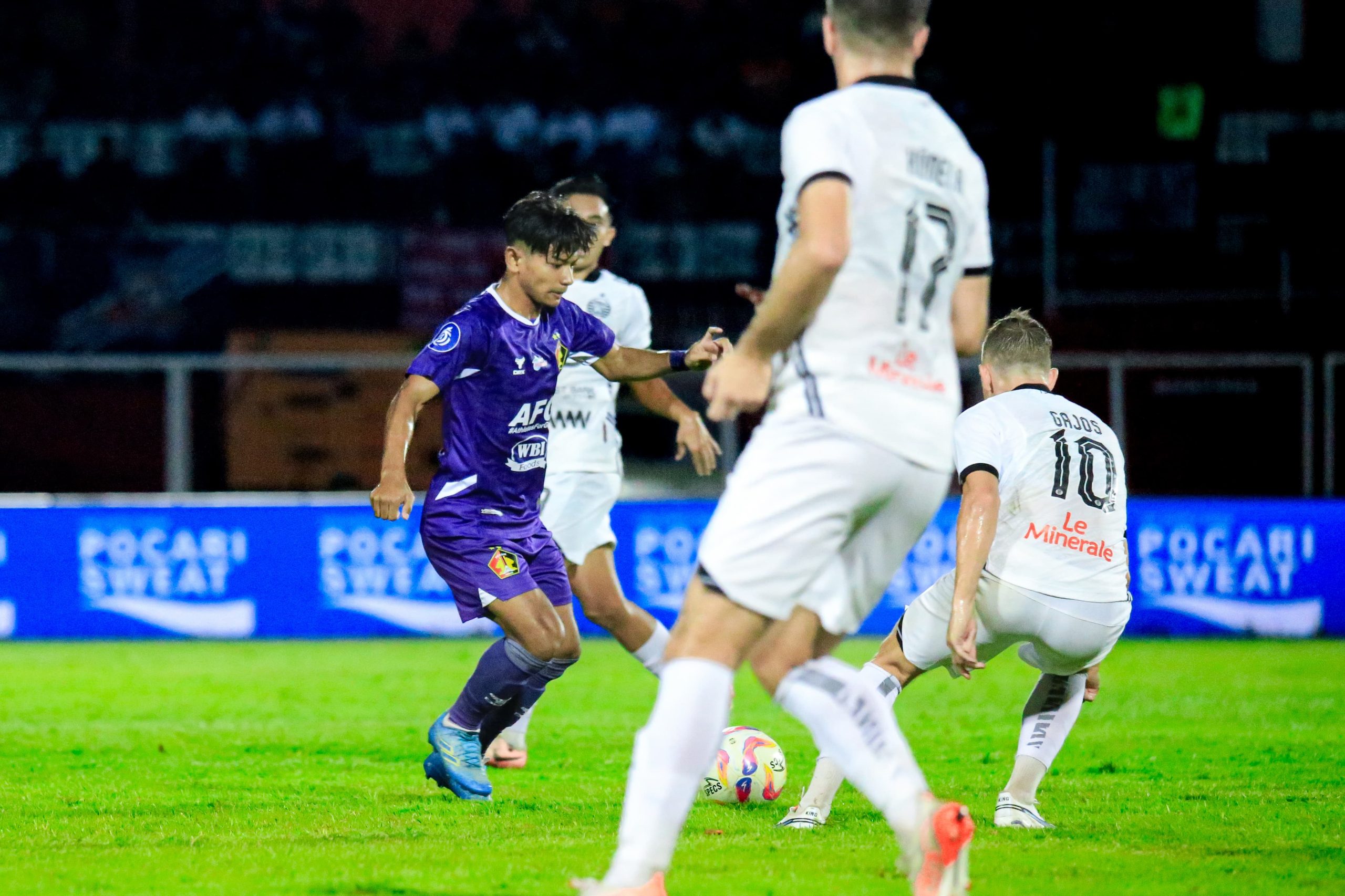 Persik Kediri Saat Menjamu Persija Jakarta di Stadion Supriyadi Kota Blitar scaled