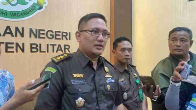 Mantan Bupati Blitar, Rini Syarifah Sudah Ditunggu Kejaksaan Negeri Kabupaten Blitar Mantan Bupati Blitar, Rini Syarifah Sudah Ditunggu Kejaksaan Negeri Kabupaten Blitar
