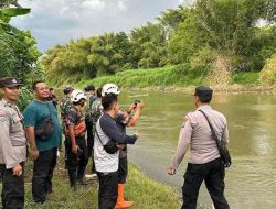 Pelajar Tenggelam saat Mencari Ikan di Sungai Brantas, Begini kronologinya Pelajar Tenggelam saat Mencari Ikan di Sungai Brantas, Begini kronologinya