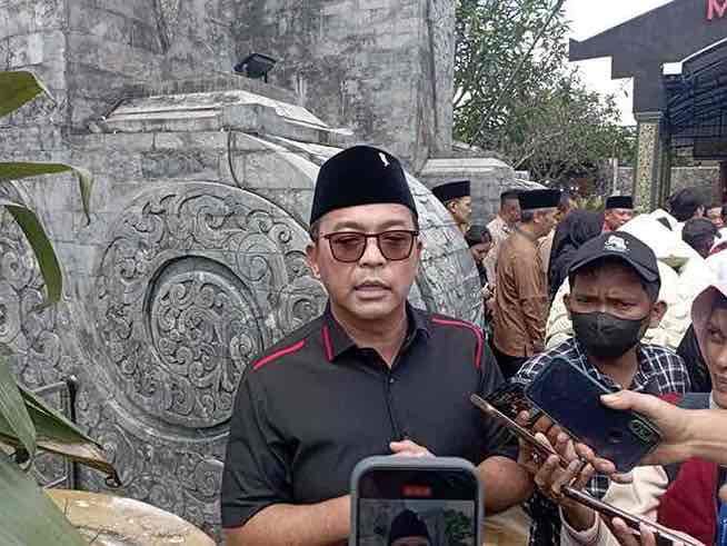 Megawati Ziarah ke Makam Bung Karno, Pulung Bantah Terkait Kongres PDIP Mendatang Pulung Agustanto Anggota DPR RI Fraksi PDI Perjuangan