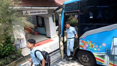 Siswa yang mengikuti program Omah Ilmu Arek Suroboyo