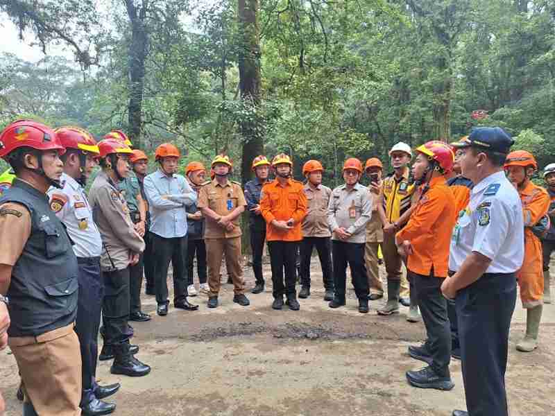 Tim Gabungan Meninjau Lokasi Jalur Longsor Pacet Cangar di Kabupaten Mojokerto