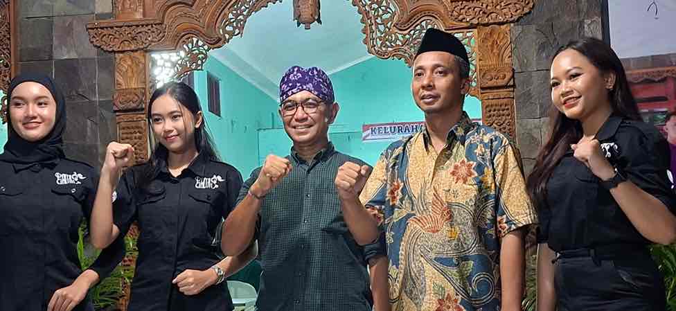 Anggota DPRD Kota Kediri Imam Zarkasyi Ajak Pemuda Jadi Agen Perubahan Kawal Pembagunan Ketua Fraksi Partai Golkar DPRD Kota Kediri Imam Wihdan Zarkasyi S.T. M.M. menggelar Sosialisasi Produk Hukum SPH bersama ratusan pemuda Kota Kediri