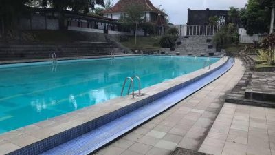 Kolam Renang Penataran