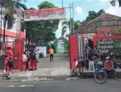 Dispendik Kota Blitar Minta Para Siswa Segera Daftar ke SMP Sebelum Tahap Pertama Tutup Dispendik Kota Blitar Minta Para Siswa Segera Daftar ke SMP Sebelum Tahap Pertama Tutup
