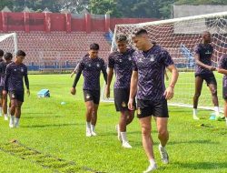 Persik Kediri Pertahankan 70 Persen Pemain, untuk Musim Depan Persik Kediri Pertahankan 70 Persen Pemain, untuk Musim Depan