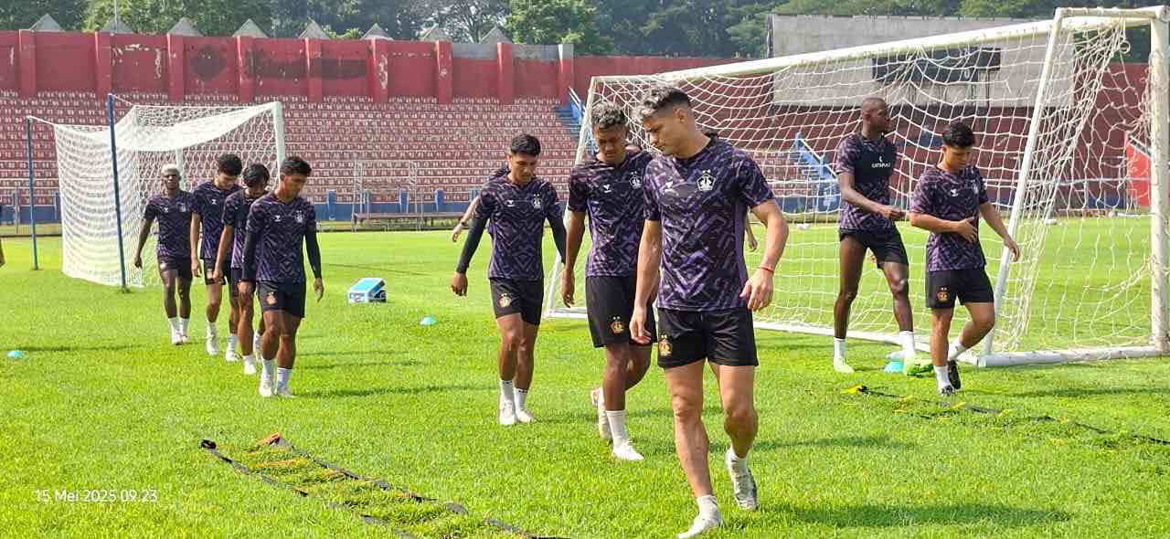 Persik Kediri Pertahankan 70 Persen Pemain, untuk Musim Depan Pemain Persik Kediri Latihan