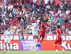 Tahan Imbang Semen Padang 1-1, Pelatih Persik Kediri Divaldo Alves Keluhkan Cuaca Tahan Imbang Semen Padang 1-1, Pelatih Persik Kediri Divaldo Alves Keluhkan Cuaca
