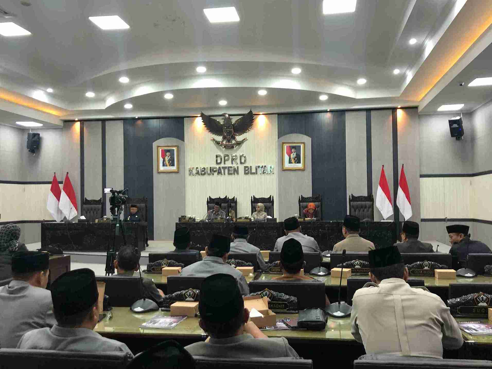 Eksekutif Usulkan 8 Raperda ke DPRD Kabupaten Blitar, Apa Saja ? Rapat Paripurna DPRD Kabupaten Blitar Membahas Raperda Usulan Eksekutif